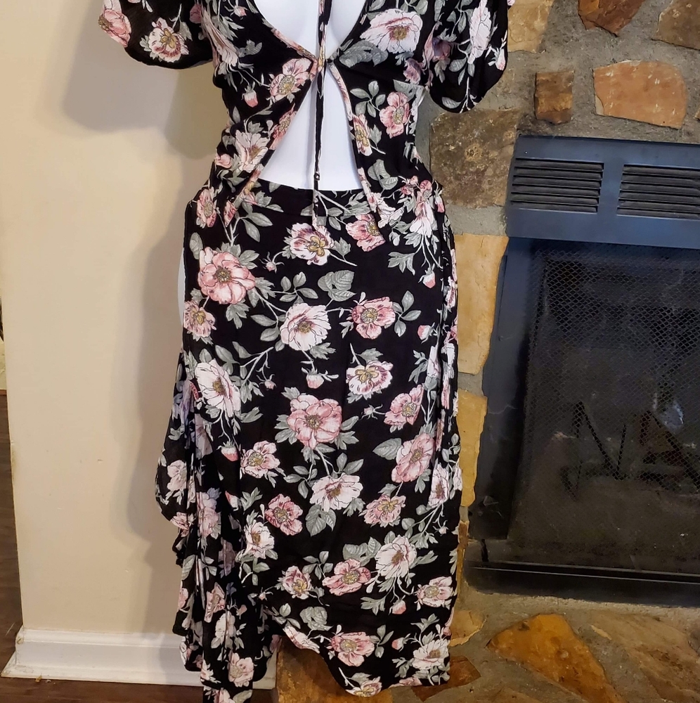 Plus 2 piece dress set w crop top and wrap skirt